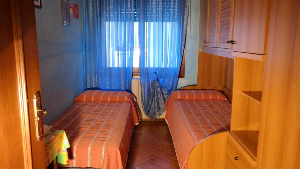 Caorle Economy Apartments Quarto foto
